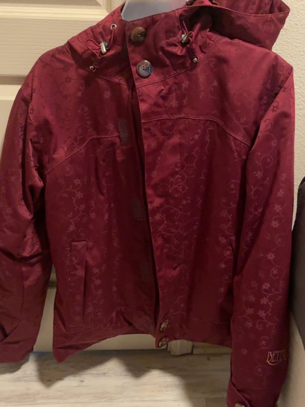 Women's burgundy Hooded Ski Jacket - Insulated Snow Coat